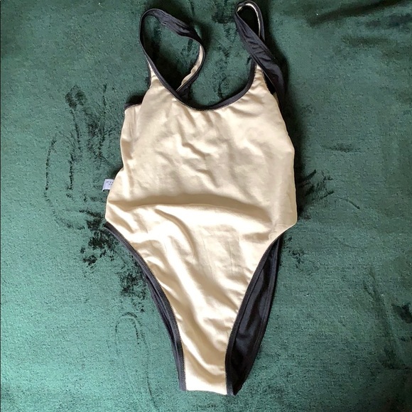 Private Party IDFWU one piece - Picture 6 of 8